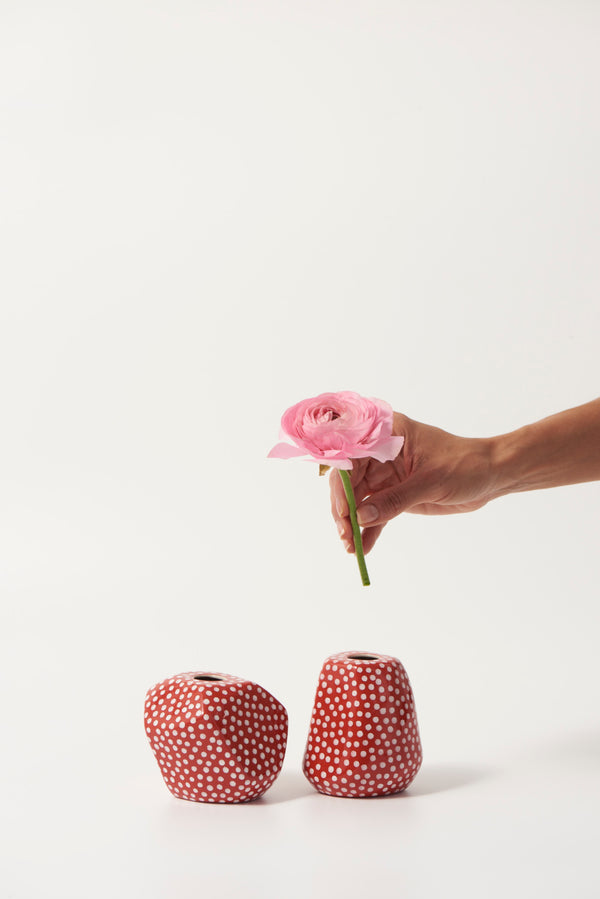 FACET VASE SMALL RED SPOT